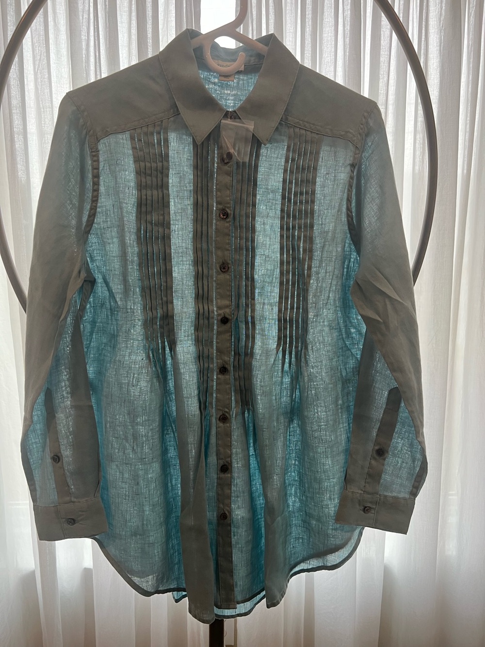 Sundance 100% linen  Pintuck Button-Up Blouse. Blue. Medium